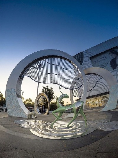 廣場鋼結(jié)構(gòu)藝術景觀不銹鋼定制