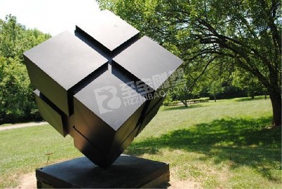 校園藝術(shù)廣場(chǎng)創(chuàng)意魔方不銹鋼雕塑定制