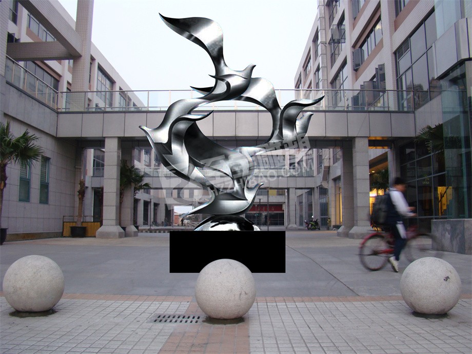 抽象鏡面不銹鋼雕塑原創(chuàng)設(shè)計