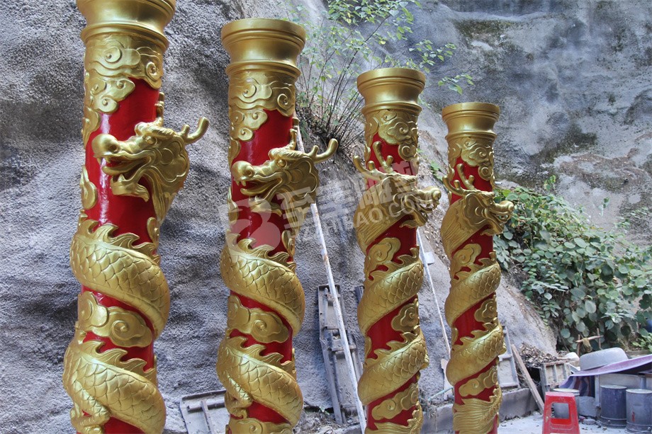 金色彩繪蟠龍柱玻璃鋼雕塑圓雕設(shè)計定制