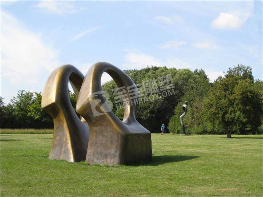 景觀雕塑怎么設(shè)計(jì)?應(yīng)該這樣挑選生產(chǎn)廠(chǎng)家