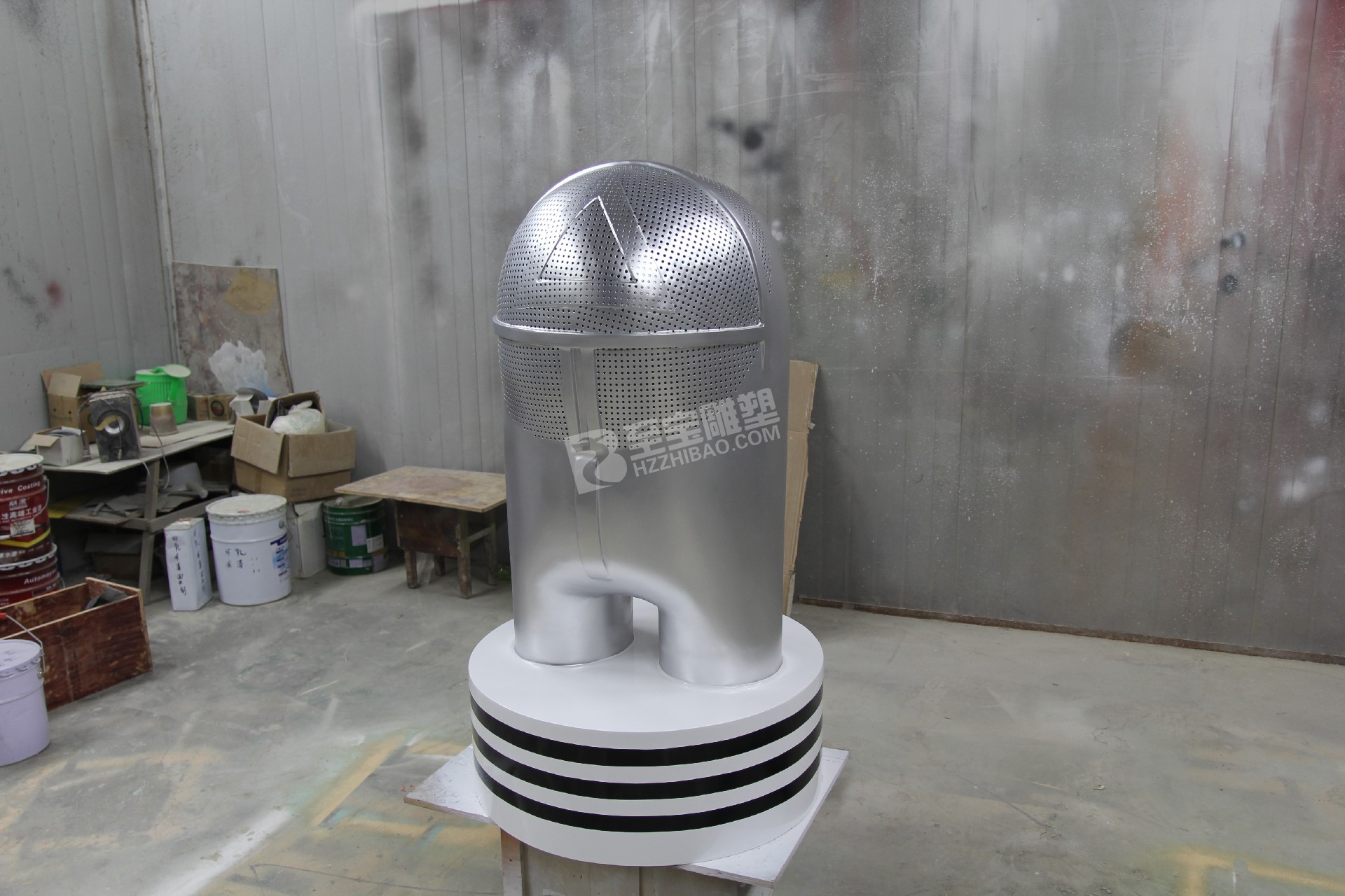 湖州樂(lè)城里好聲音錄音棚烤漆不銹鋼話筒雕塑